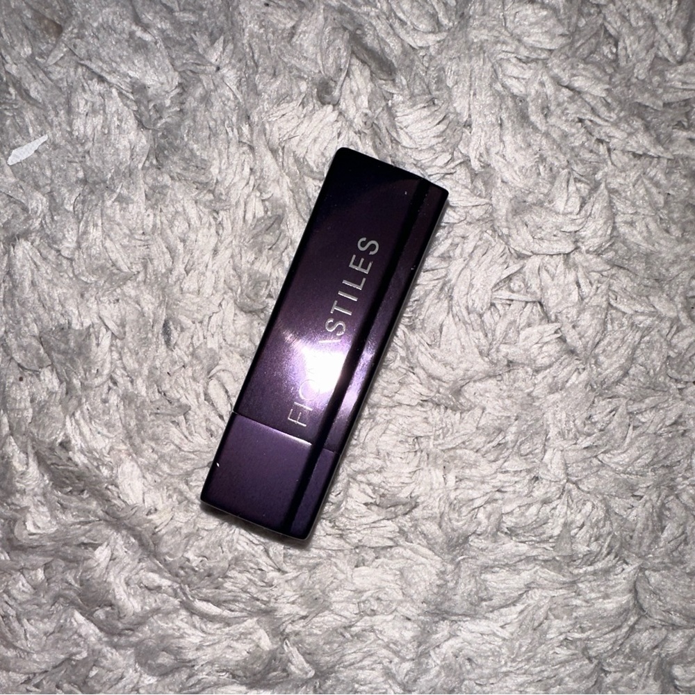 FIONASTILES pink lipstick shade lookout discontinued brand rare item